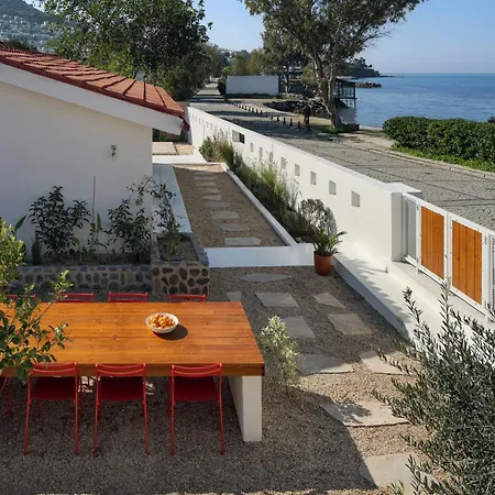 73 Yalikavak, Contemporary Version Of An Old Vakantiehuis Yalıkavak