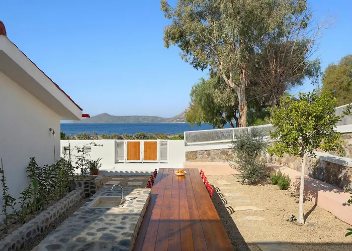 73 Yalikavak, Contemporary Version Of An Old * Yalıkavak