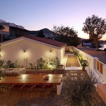 73 Yalikavak, Contemporary Version Of An Old 別荘 *