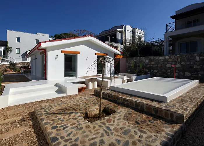 73 Yalikavak, Contemporary Version Of An Old * Yalıkavak