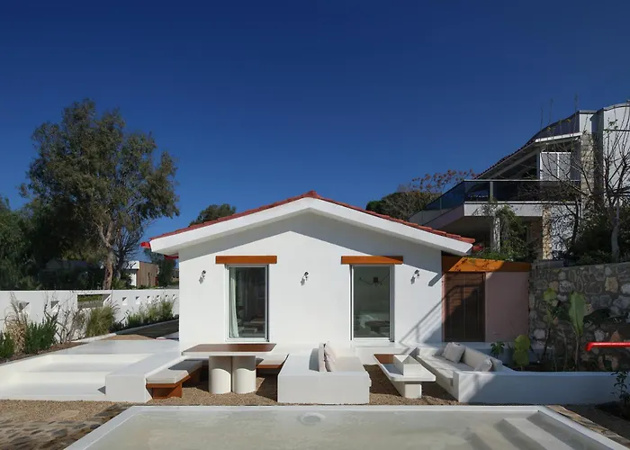 73 Yalikavak, Contemporary Version Of An Old * Yalıkavak